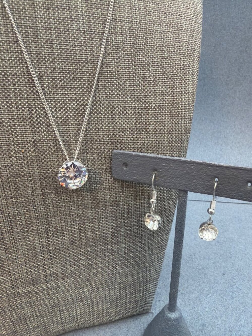 Silver Solitaire Necklace Earrings Set 18 In Sparkling Crystal Pendant Dangle